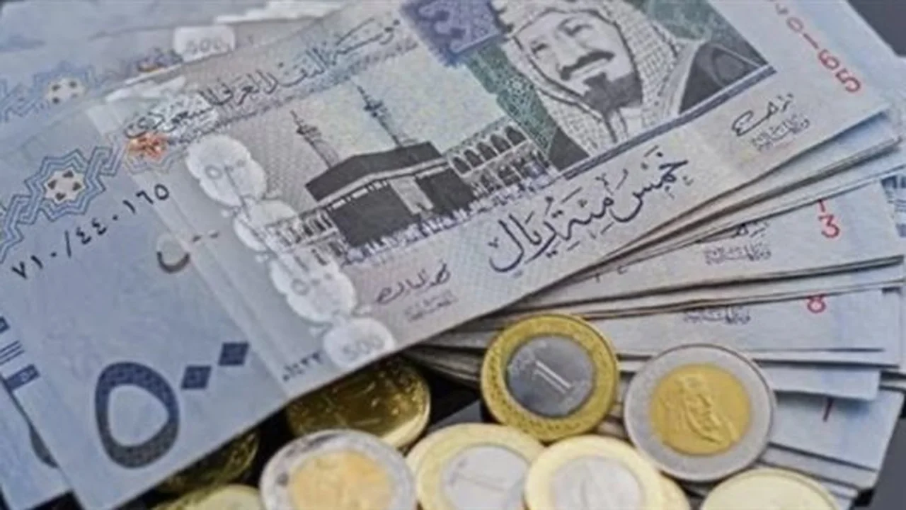 استقرار سعر الريال السعودي مقابل الجنيه المصري في تعاملات البنوك اليوم السبت